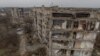 Fotografija uništenih zgrada u Izumu, nastala 1. februara 2024. (Foto: AFP/Roman Pilepy)