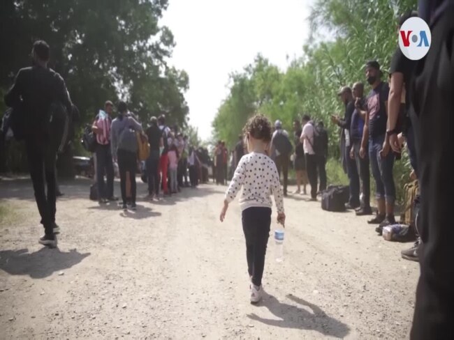 Del Río: Pueblo de Texas abrumado por el súbito aumento en inmigración ilegal