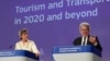 Wapres Komisi Eropa Margrethe Vestager dan pejabat Komisi Eropa untuk Pasar Internal Thierry Breton dalam konferensi pers di Brussels, Belgia Rabu (13/5). 