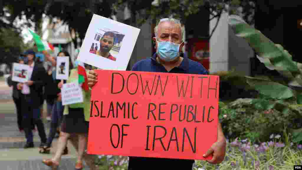 گروهی از آمریکاییهای ایرانیتبار روز دوشنبه در مقابل دفتر حافظ از منافع جمهوری اسلامی در سفارت پاکستان در مرکز شهر واشنگتن جمع شد تا خشم خود را ابراز واعدام نوید افکاری، قهرمان کشتی را محکوم کنند.