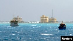 越南漁船在有爭議的南中國海捕漁。(2013年1月5日資料照片)
