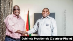 Afonso Dhlakama (esq) e Filipe Nyusi (dir)