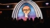 Komedian Tifffany Hadish sedang menampilkan komedi tunggal di Laugh Factory Hollywood, Los Angeles, 15 Agustus 2023. (Foto: Richard Shotwell/Invision/AP)