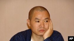 目前仍被當局拘禁的四川著名網絡作家冉云飛(資料照片)