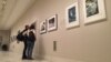 Foto Oprah Winfrey, tokoh media terkenal di National Portrait Gallery, Washington DC.