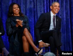 Mantan Presiden Barack Obama dan istrinya, Michelle Obama di National Portrait Gallery di Washington, 12 Februari 2018.(Foto: Reuters)