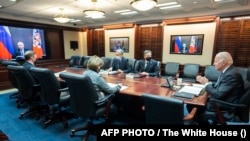 Presidente dos EUA, Joe Biden, durante conversa com Presidente russo Vladimir Putin 