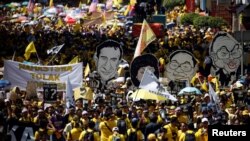 Kelompok pro-demokrasi Bersih menggelar unjuk rasa memprotes perusahaan pengelola dana pemerintah 1MDB dan meminta Perdana Menteri Malaysia Najib Abdul Razak untuk mundur, di Kuala Lumpur, Malaysia, 19 November 2016. 