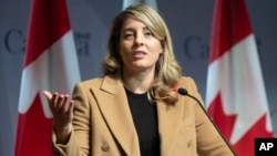 ကနေဒါနိုင်ငံခြားရေးဝန်ကြီး Mélanie Joly။