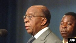Antoine Gizenga, Premier ministre ya kala ya RDC, na Kinshasa, 14 fevrier 2007.
