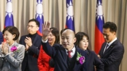 國民黨立委韓國瑜（中）2024年2月1日當選台灣立法院院長。（法新社）