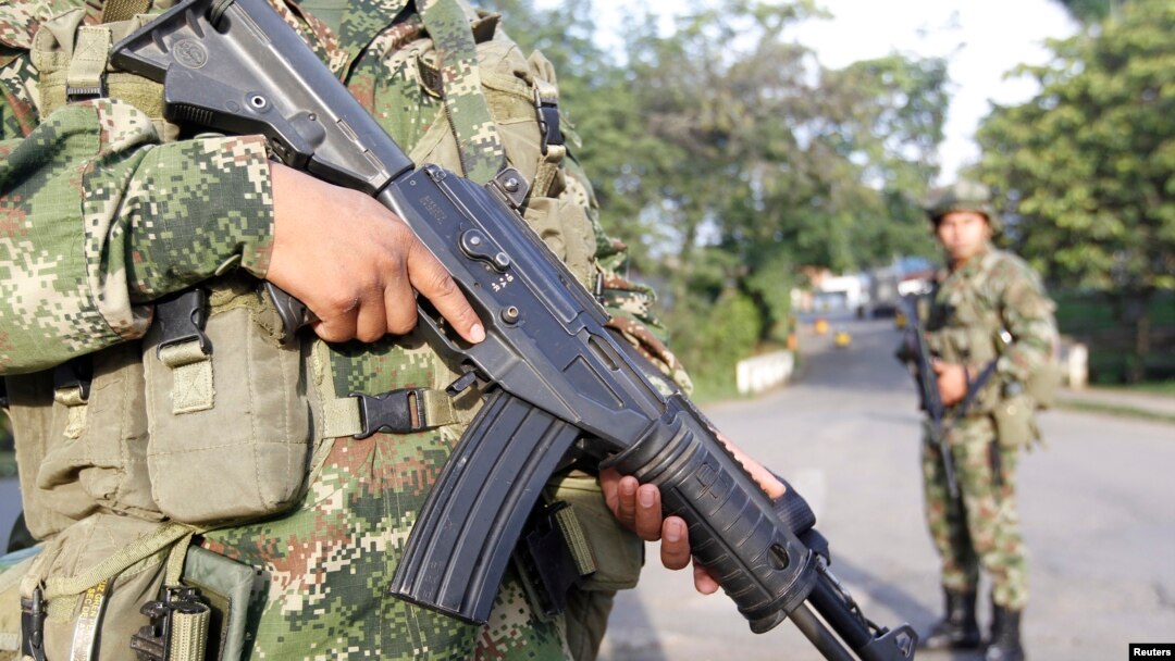 El presidente colombiano, Juan Manuel Santos, suspendió las conversaciones de paz con el grupo rebelde tras el secuestro del general.