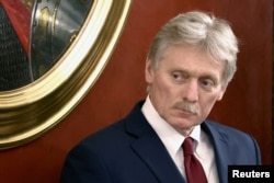 Juru bicara Kremlin Dmitry Peskov menghadiri konferensi pers di Moskow. (Foto: via Reuters)