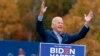 Calon presiden dari Partai Demokrat, Joe Biden, berbicara dalam sebuah kampanye di Bucks County Community College di Bristol, Sabtu, 24 Oktober 2020. (Foto: AP)