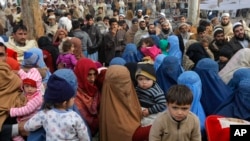 در حال حاضر، بیش از یک میلیون مهاجر افغان در پاکستان به سر می برند