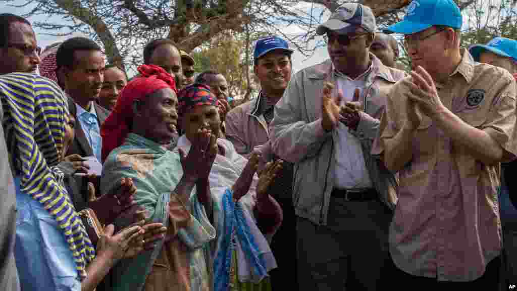 የተባበሩት መንግሥታት ድርጅት ዋና ጸሓፊ ባን ኪ ሙን በኢትዮጵያ የተከሰተውን ድርቅና የምግብ እጥረት ሁናቴ በቅርብ ለመከታተል ወደ ኢትዮጵያ ተጉዘዋል