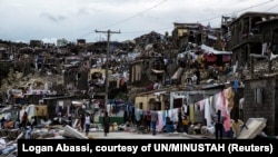Jeremie, Haiti, terus melakukan pemulihan pasca hantaman badai Matthew, 6 Oktober 2016 (Foto: dok).