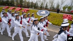 20名中國校級軍官將出訪日本,參加由日本笹川和平財團舉辦的日中軍官交流活動,其為期一週的行程包括參觀防衛省、航空自衛隊小牧基地、海上自衛隊舞鶴基地等。(美聯社)