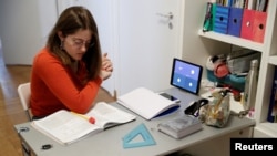 Studying and teleworking France 