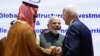 Makin Akrab, Biden Jabat Erat Tangan Putra Mahkota Saudi 