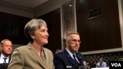 前美國空軍部長威爾遜女士在2019年7月30日參議院軍委會聽證會上支持海騰上將的 清白（美國之音黎堡拍攝）