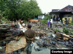 Dampak banjir akibat siklon tropis cempaka di Gunungkidul, Yogyakarta. (Foto: VOA/Nurhadi)