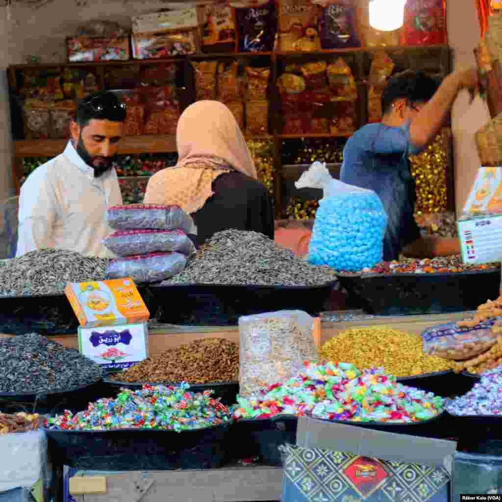 W&#234;ney&#234;n Dawiya Meha Remezan&#234; ji Bajar&#234; Reqa