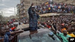 Raila Odinga fala aos seus apoiantes