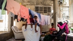Porodica izbeglica iz Eritreje u gradu Ašdod u Izraelu, 18. maja 2021.