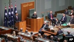 中国国家主席习近平在澳大利亚议会发表演说。（2014年11月17日）