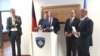 Poslanici Bundestaga na Kosovu: Nemačka jasno protiv promene granica