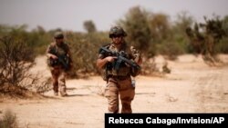Sejumlah tentara Perancis dalam operasi di Ndaki, Mali, 27 Juli 2019. (Foto: Reuters)