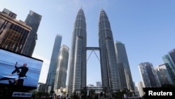 Jalanan sepi saat lockdown akibat wabah virus corona, di Kuala Lumpur, Malaysia, 1 Juni 2021. (Foto: Reuters)