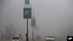 د پېښور د ورسک روډ ډويژن اېس پي ارشد خان وي او ای ډيوه ته ويلي تراوسه پورې چې کومې نخښې نخښانې ته ترلاسه شوي نو داسې لګي چې دغه سېلګري په خپله ځان مړ کړی دې