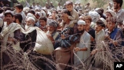 در سال ۲۰۱۶ میلادی حدود ۷۰۰ هزار مهاجر افغان از پاکستان به افغانستان برگشت