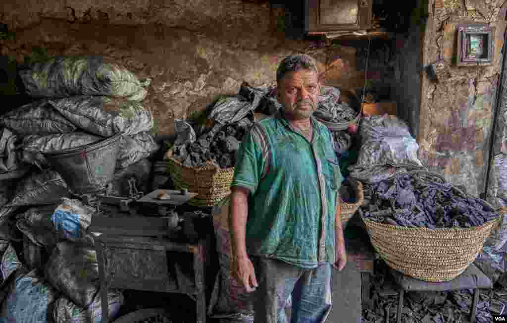 Mohamed Gomma, who trades in roasting-cool in Old Cairo, says, "the prices of roasting-cool this year raised 2 LE per kilogram. Also, people are buying less meat this year, that is why the turnout on the cool market had deteriorated." (H. Elrasam/VOA)