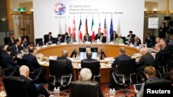 Para pejabat keuangan negara anggota G7 melakukan pertemuan di Sendai, Miyagi, Jepang membahas lesunya perekonomian global (20/5).