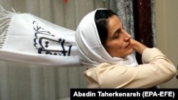 خانم ستوده که وکیل تعدادی از قربانیان نقض حقوق بشر در ایران است، برای چندمین بار بازداشت شده است. 