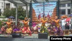 Tari Baris Bali diiringi Gamelan Bali pada Pagelaran Indo Day di San Francisco (Foto: KJRI San Francisco)