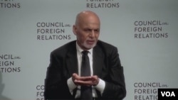 محمد اشرف غنی، رئیس جمهور افغانستان، حین صحبت با خبرنگاران و پژوهشگران در شورای روابط خارجی مستقر در شهر نیویارک