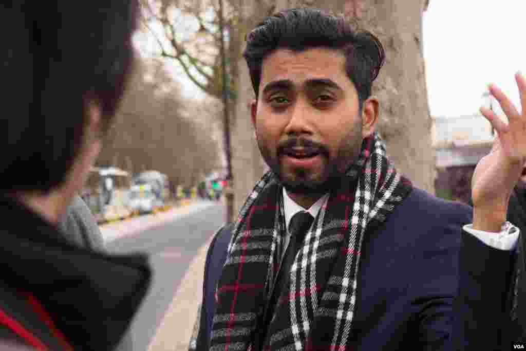 Tawhid Tanim, an eyewitness to the incident tells VOA “It was quite loud. Three loud bang, bang, bang and then all of a sudden we could see on the road people started running like crazy.” (Photo: R. James / VOA)