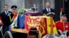 Ispraćaj kraljice Elizabete Druge do Vestminstera