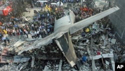 Pesawat Hercules C-130 jatuh di Medan, Selasa (30/6).