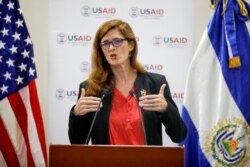 Samantha Power, Ketua Badan Pembangunan Internasional Amerika Serikat (USAID), menyampaikan pidato dalam kunjungan ke El Salvador di Universitas Amerika Tengah di San Salvador, El Salvador, 14 Juni 2021. (REUTERS/Jose Cabezas)