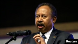 Perdana Menteri Sudan Abdalla Hamdok berbicara di di Friendship Hall di Khartoum, Sudan, 25 Desember 2019.