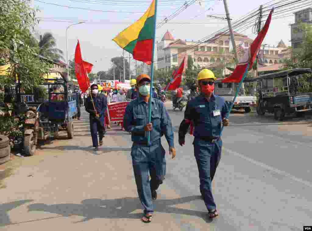 မန္တလေးမြို့ဆန္ဒပြပွဲ မြင်ကွင်း။ (မတ် ၂၊ ၂၀၂၁) 