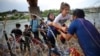 US Supreme Court Lets Border Patrol Cut Razor Wire Installed in Texas 