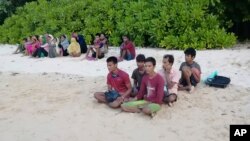 Para pengungsi Rohingya di Pulau Rebak, resor Langkawi, Malaysia (26/7). 
