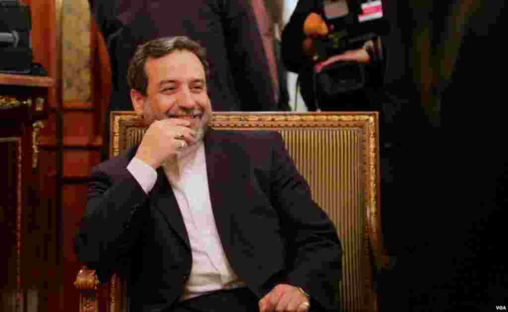 عباس عراقچی گفت: هر شش قطعنامه تحریمی شورای امنیت سازمان ملل باید لغو شود. عکس از خبرنگار بخش فارسی صدای آمريکا، نيلوفر پورابراهيم.