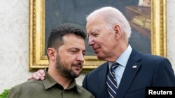Volodimir Zelenski i Džo Bajden tokom sastanka u Beloj kući (Foto: REUTERS/Kevin Lamarque)